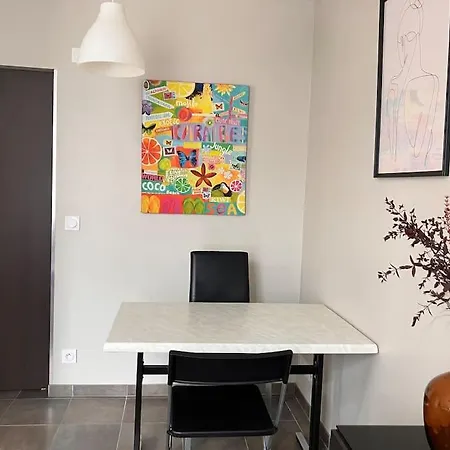 Cosy Equipe Et Parking Couvert Prive Aux Portes De شقة *